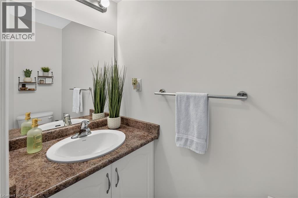 17 Cherry Avenue, Smithville, ON