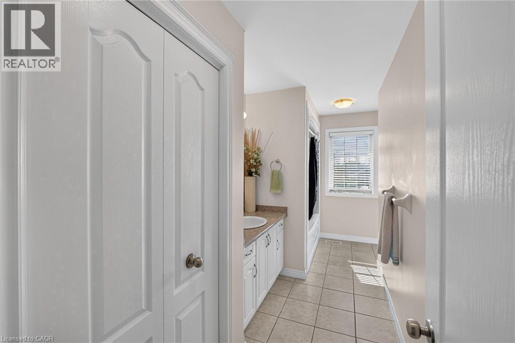 17 Cherry Avenue, Smithville, ON