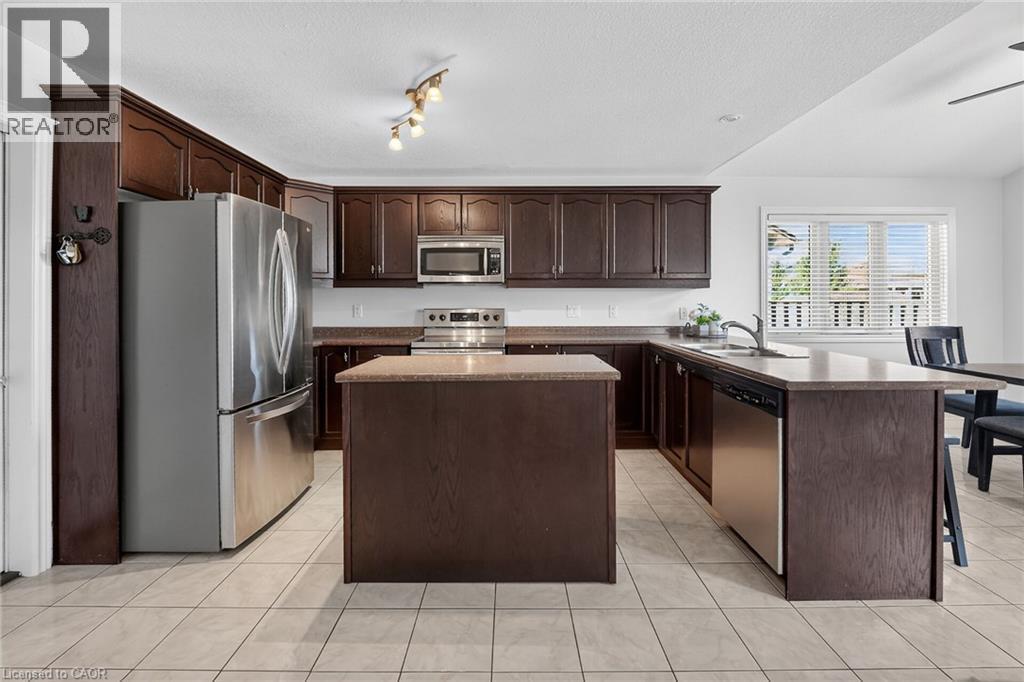 17 Cherry Avenue, Smithville, ON