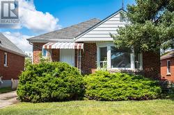 150 BELAND AVENUE S Hamilton, ON L8K 3T6
