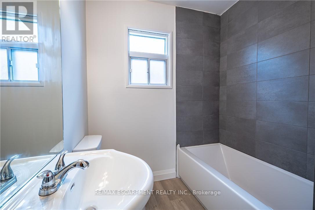 150 Beland Avenue S, Hamilton, ON