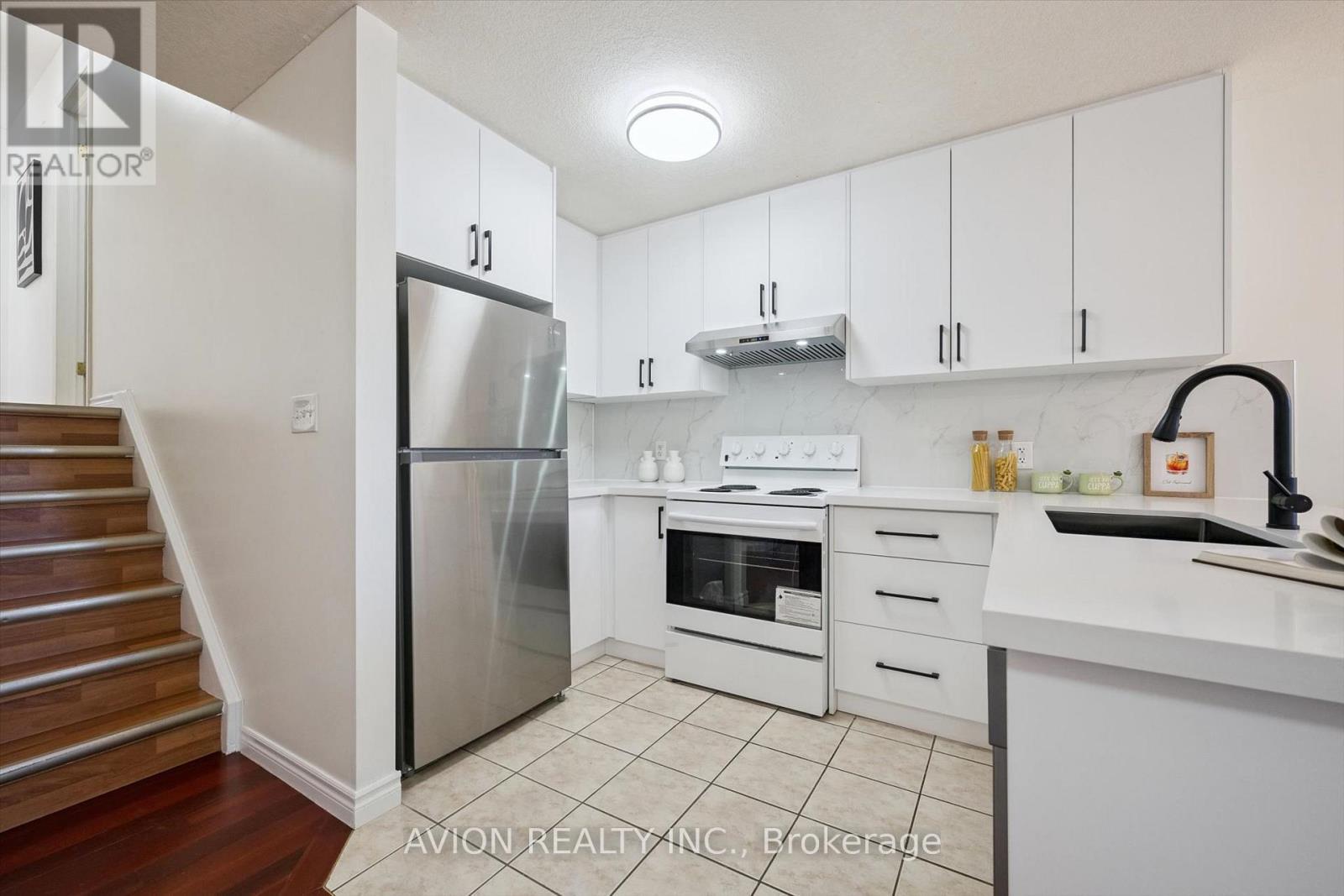 206 Buttercup Court, Waterloo, ON