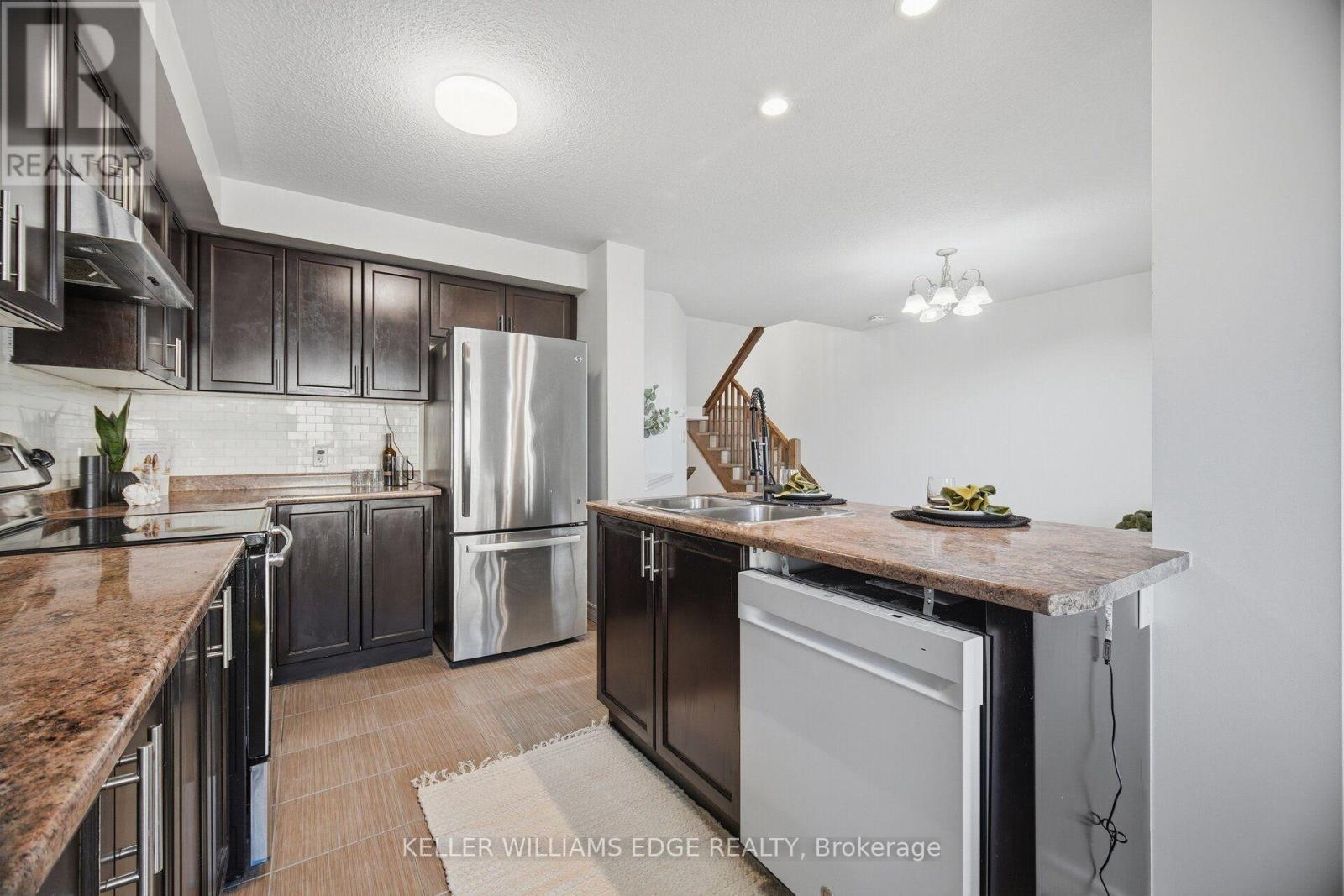 98 Bloom Crescent, Hamilton, ON