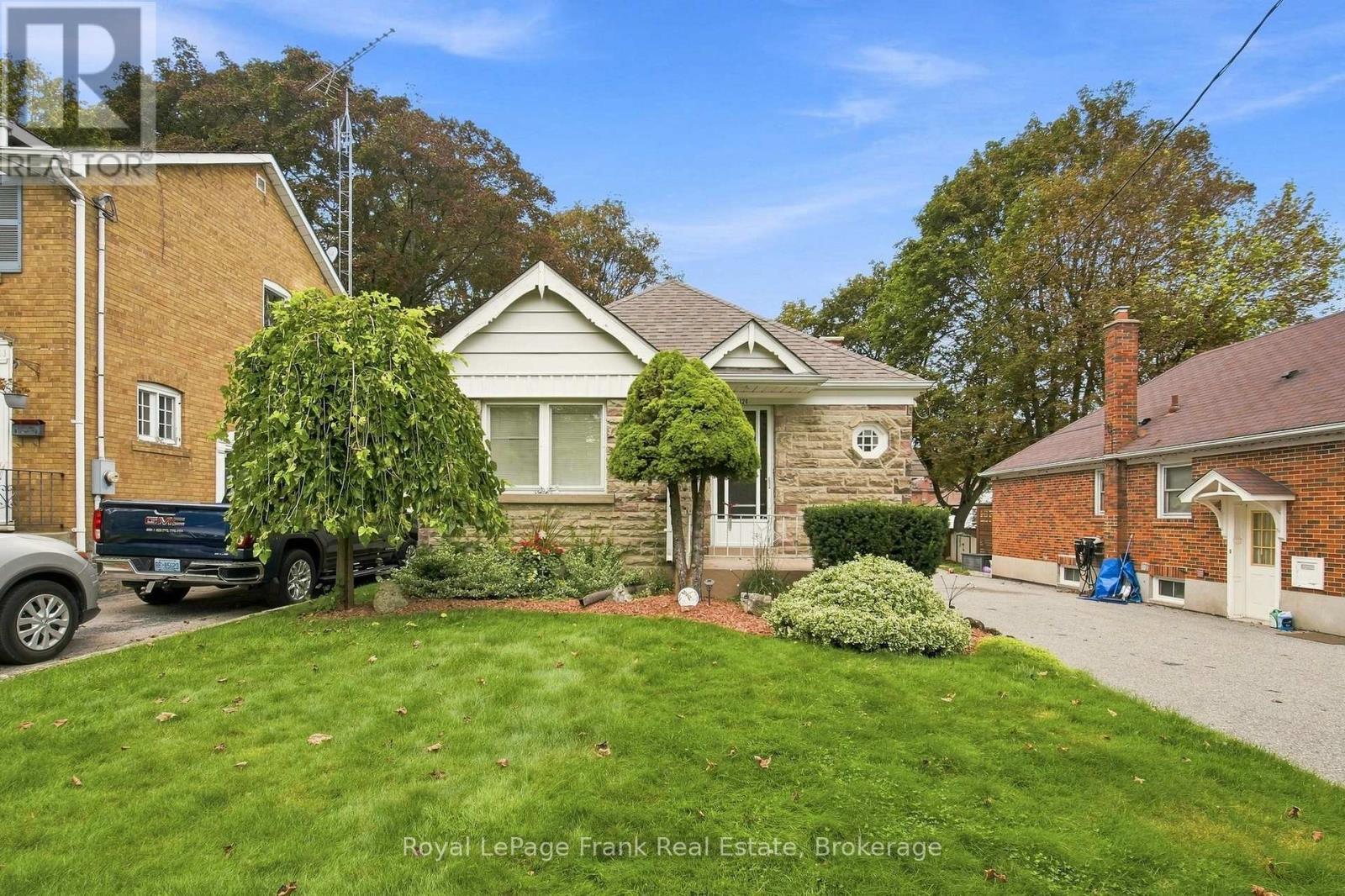 126 Lauder Road, Oshawa (O'Neill), ON