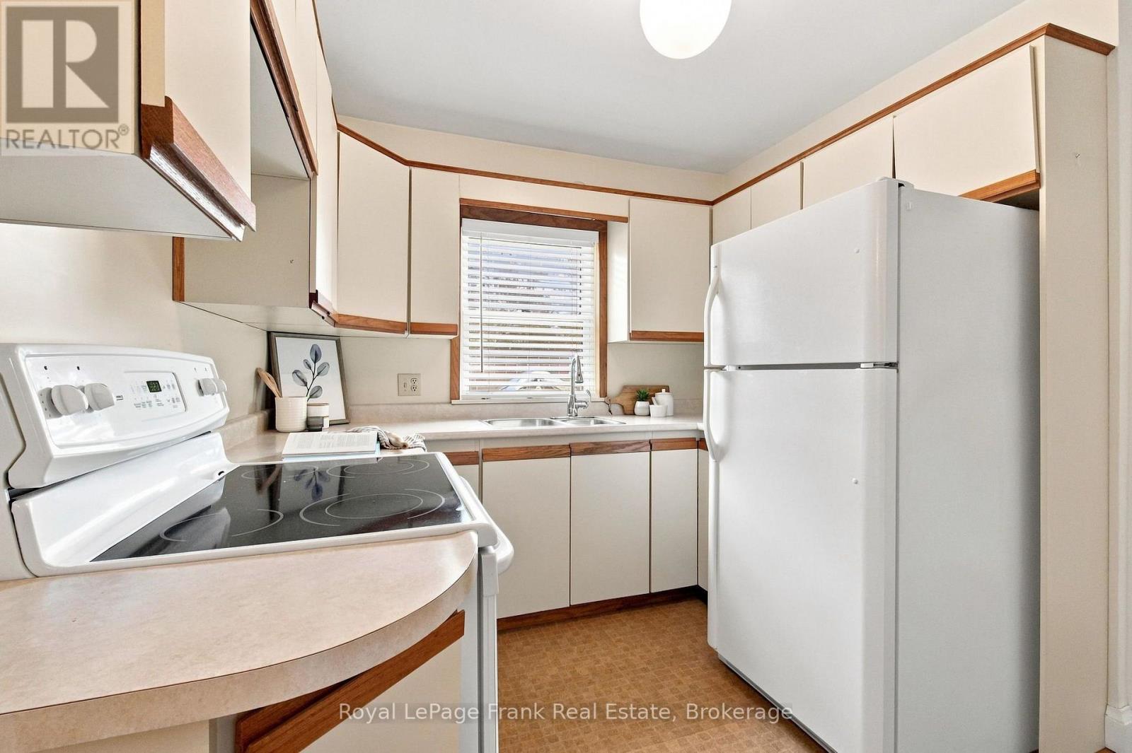 126 Lauder Road, Oshawa (O'Neill), ON