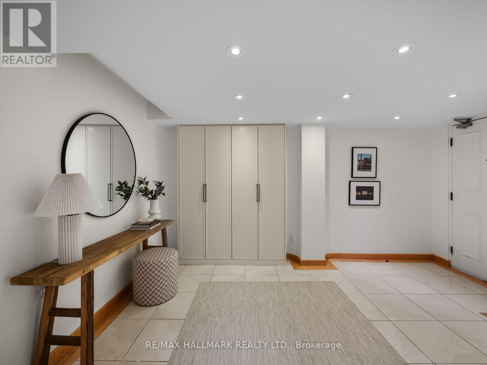 305 - 25 George Street, Toronto, ON