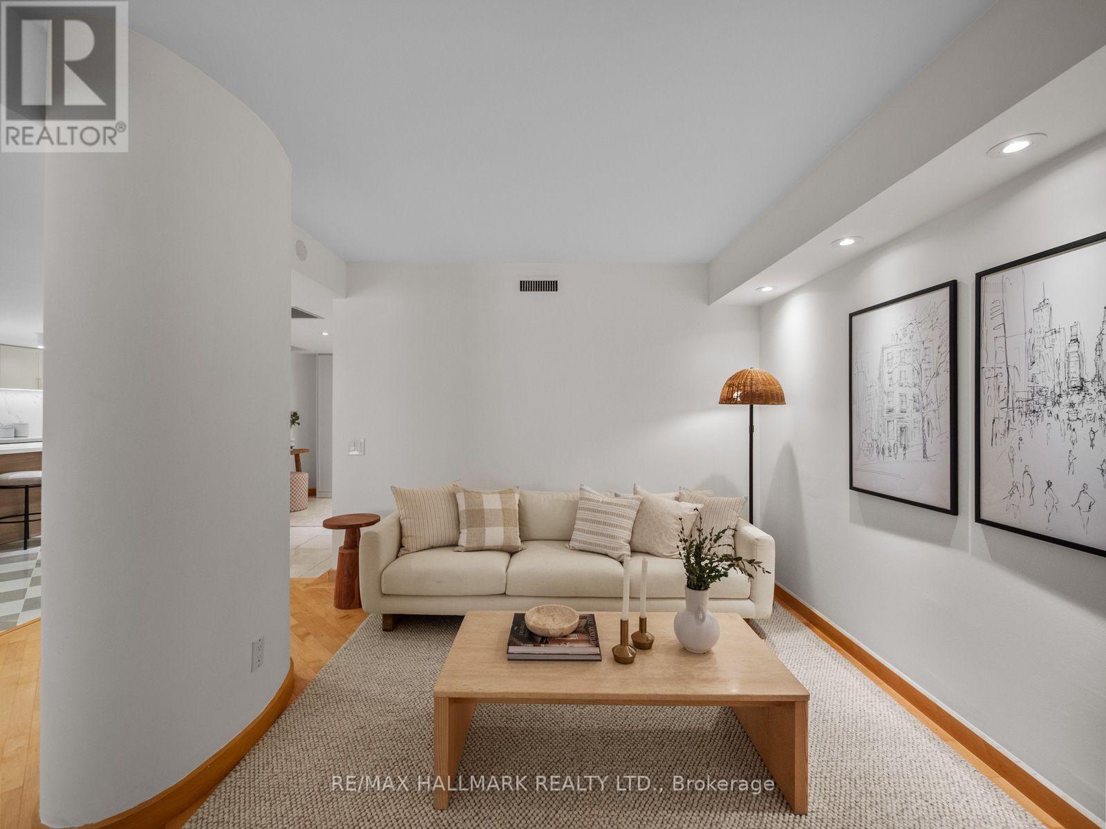 305 - 25 George Street, Toronto, ON