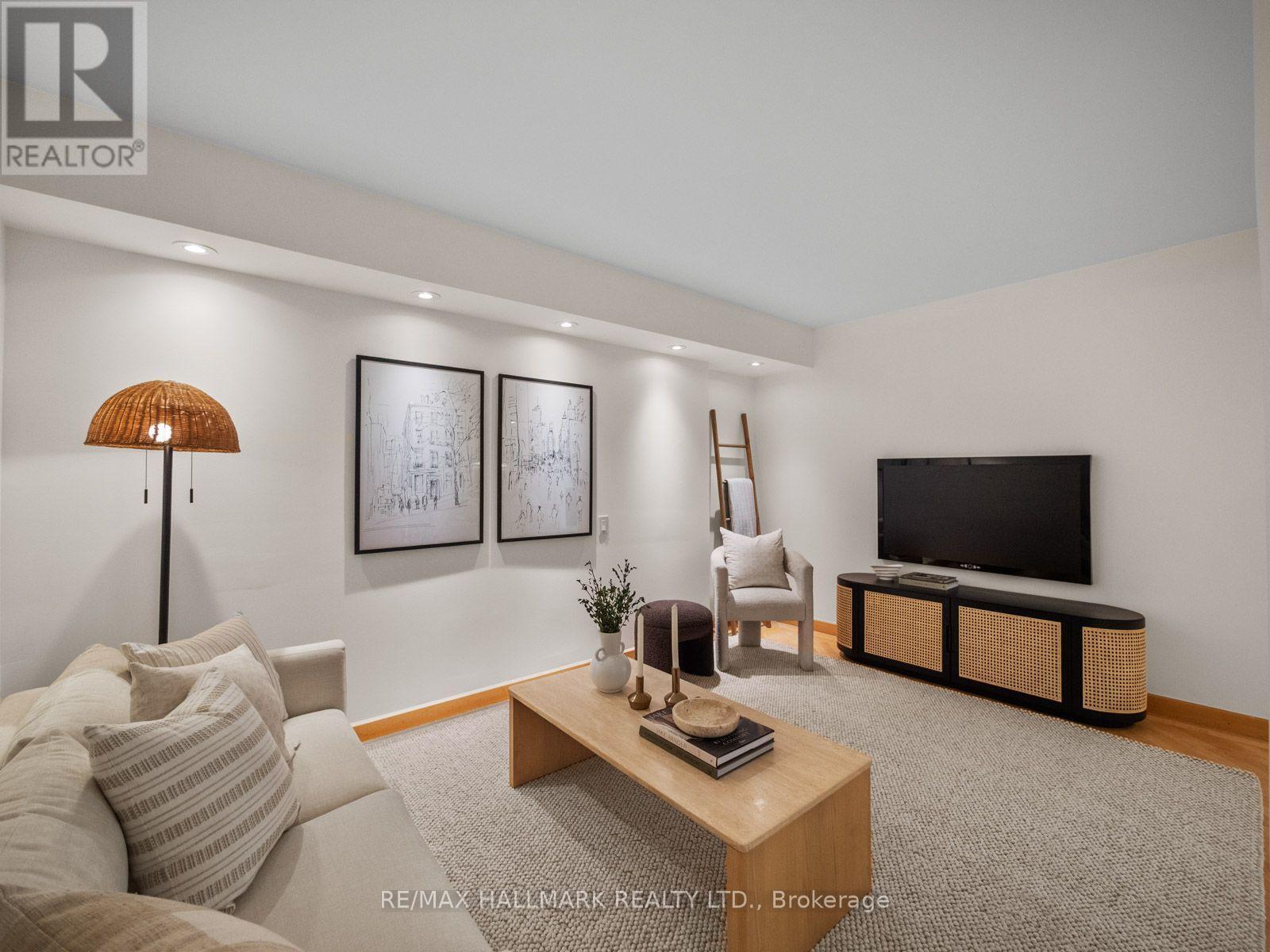 305 - 25 George Street, Toronto, ON