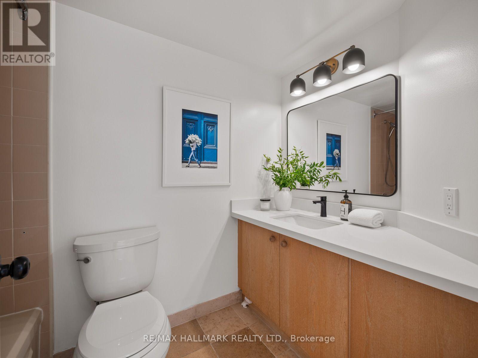 305 - 25 George Street, Toronto, ON