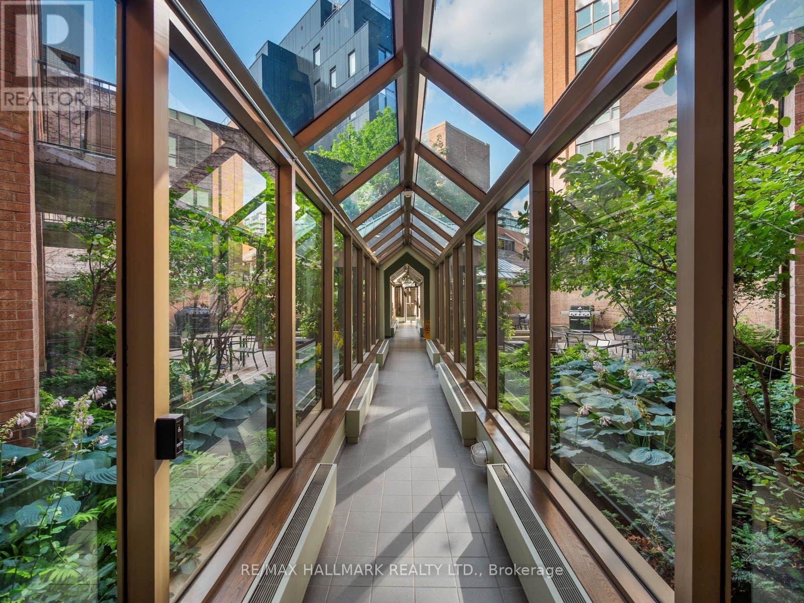 305 - 25 George Street, Toronto, ON