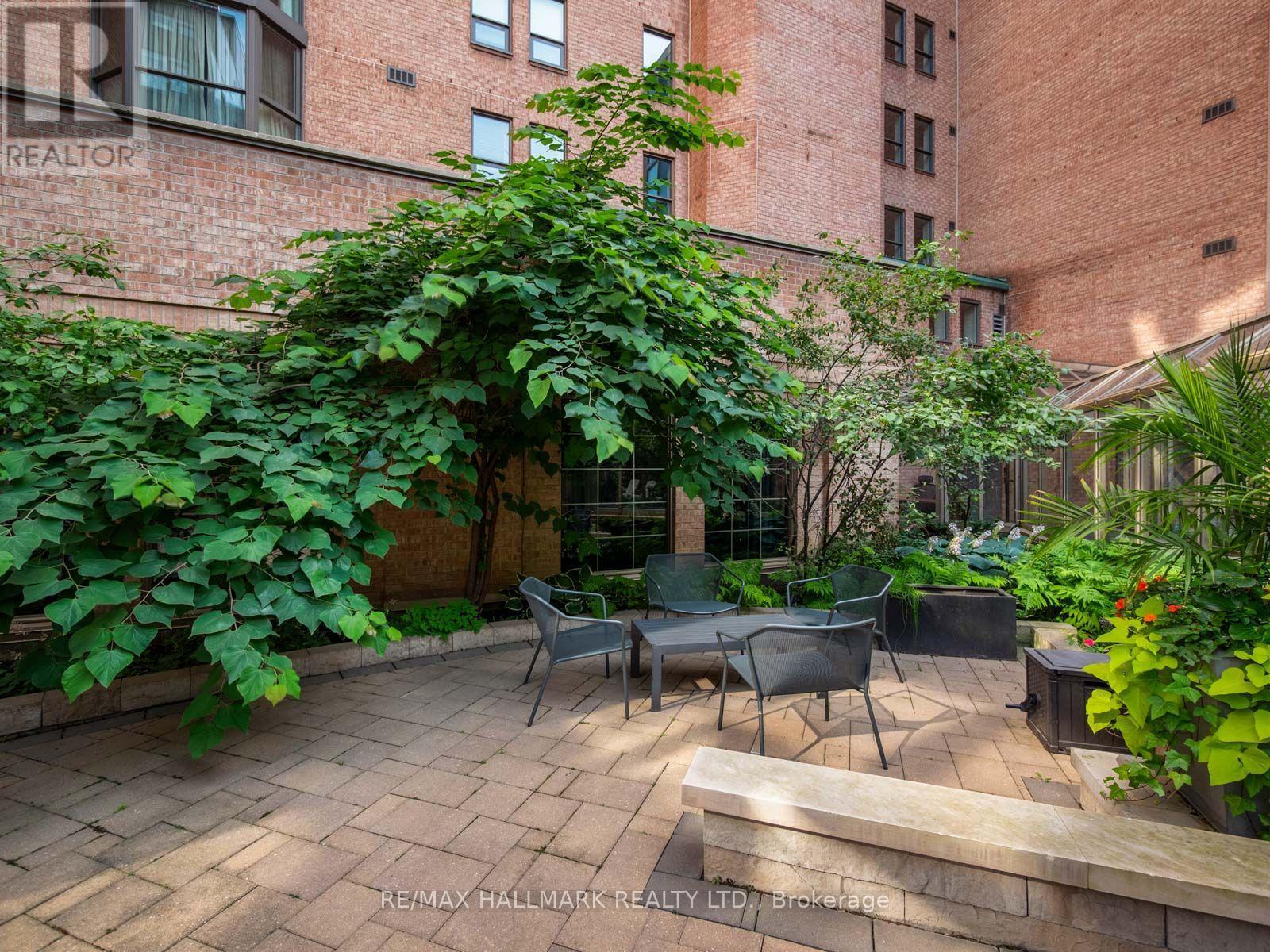 305 - 25 George Street, Toronto, ON
