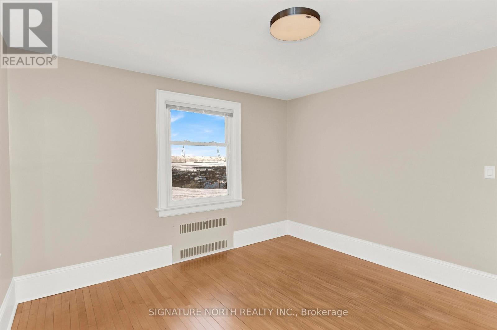 120 High Street, Thunder Bay (Mariday Heights), ON