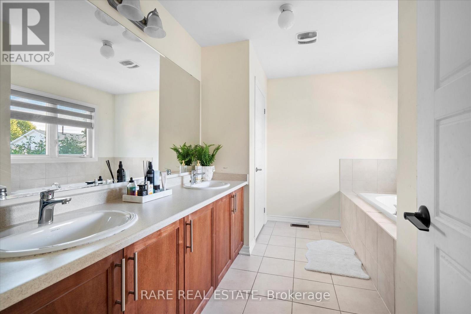 267 Fleetwood Drive, Oshawa, ON