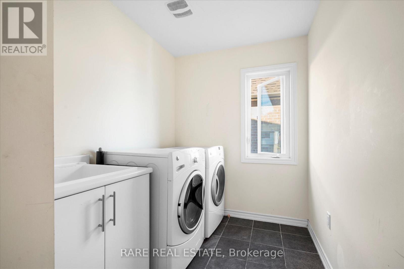 267 Fleetwood Drive, Oshawa, ON