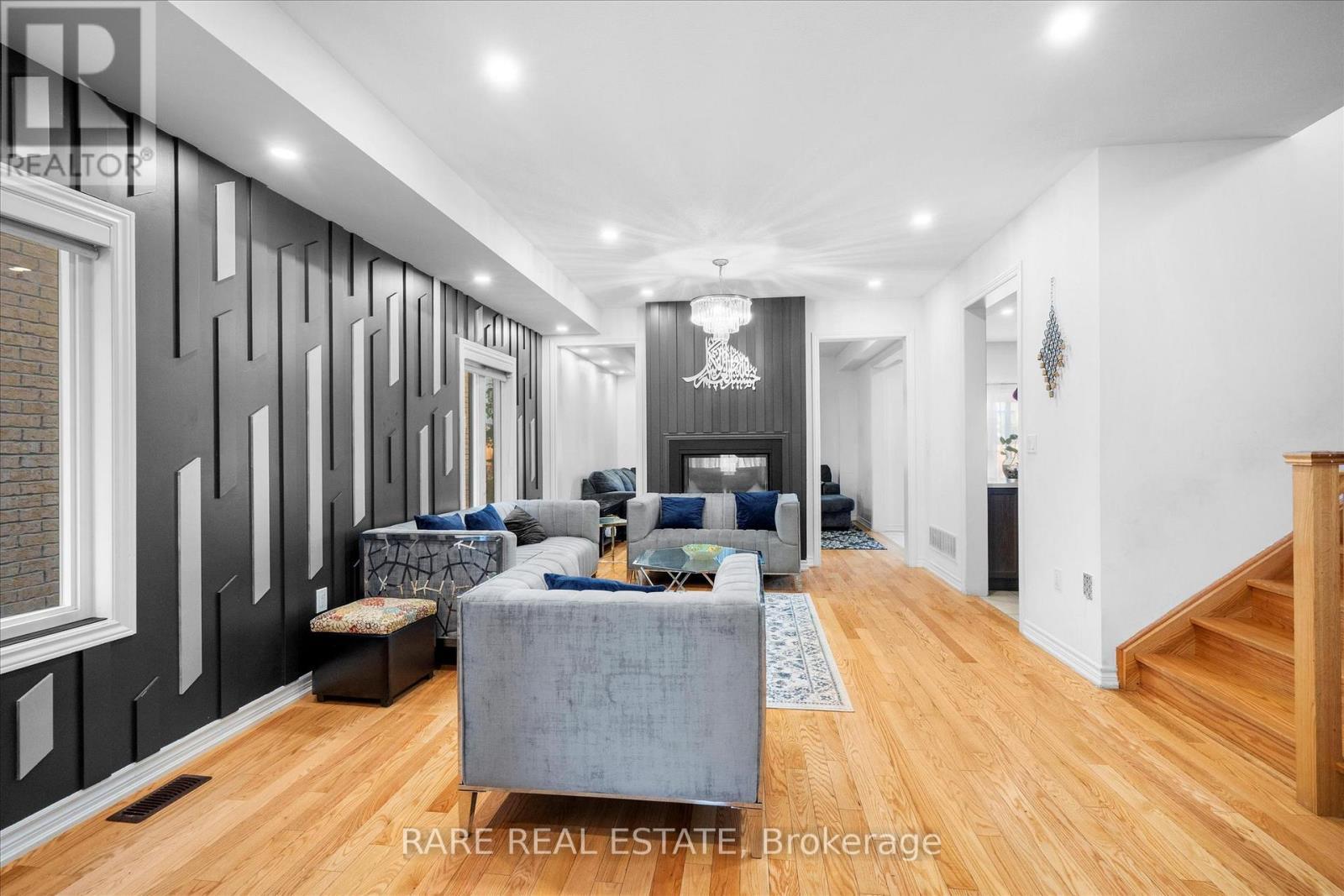 267 Fleetwood Drive, Oshawa, ON