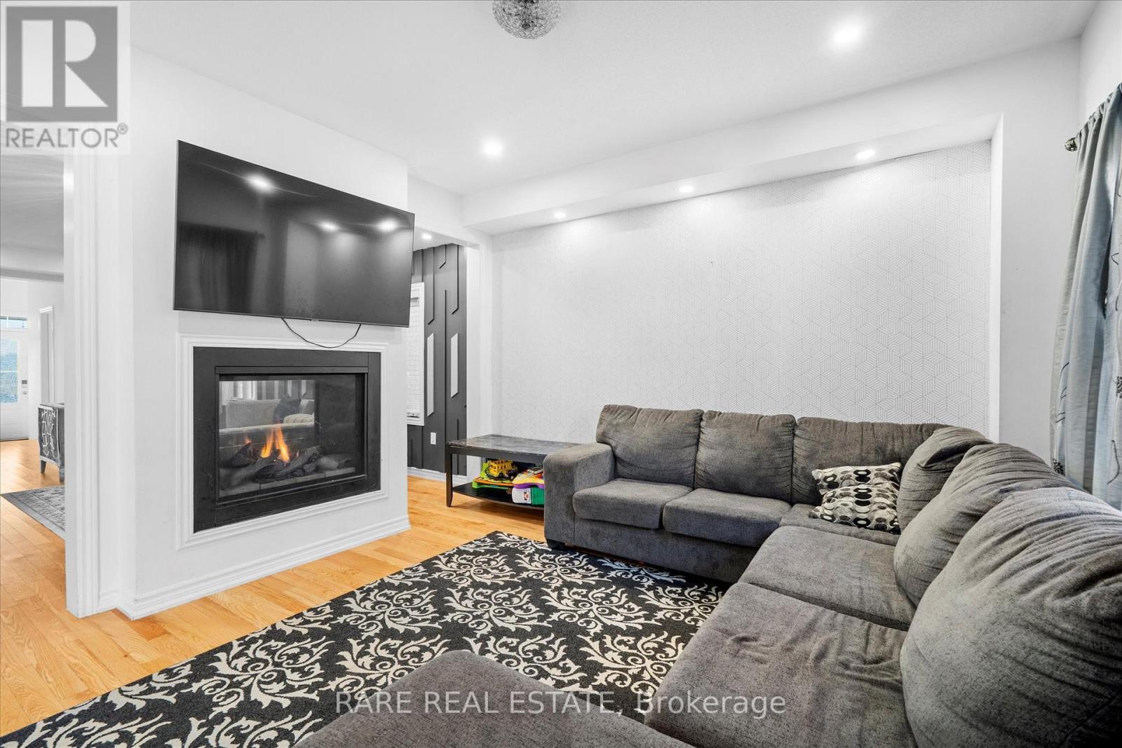 267 Fleetwood Drive, Oshawa, ON