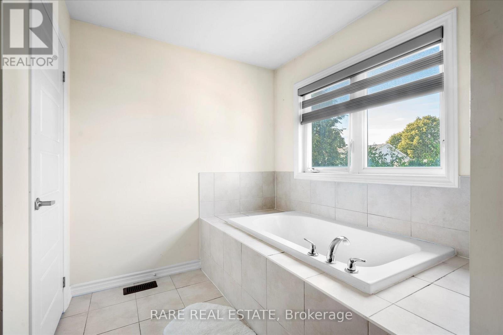 267 Fleetwood Drive, Oshawa, ON