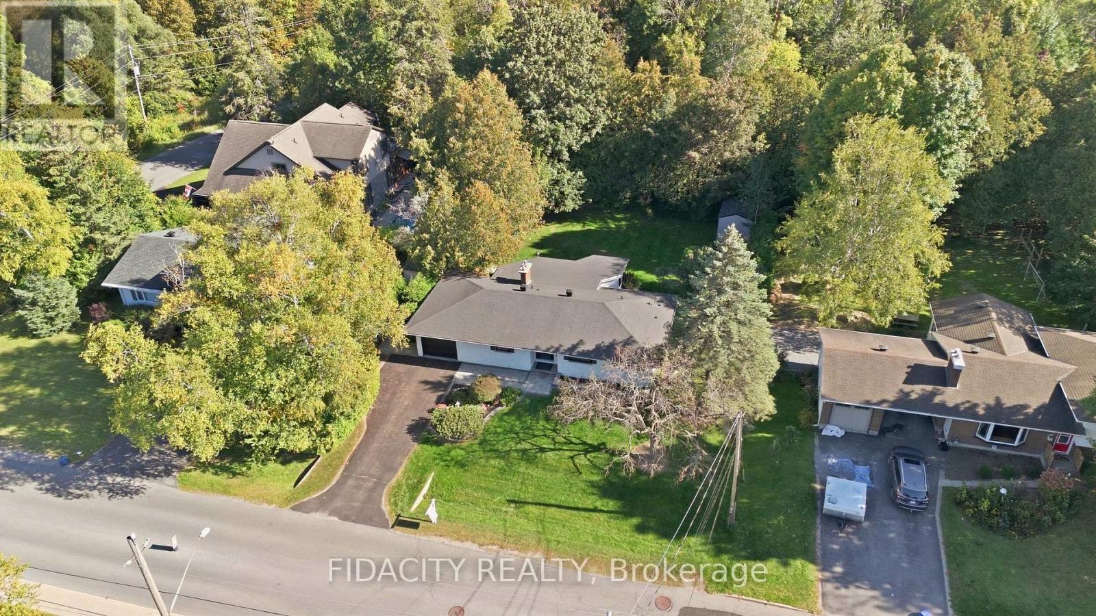 36 Beverly Street, Ottawa, ON