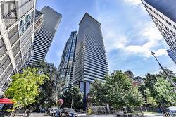1704 - 33 CHARLES STREET E Toronto, ON M4Y 1R9