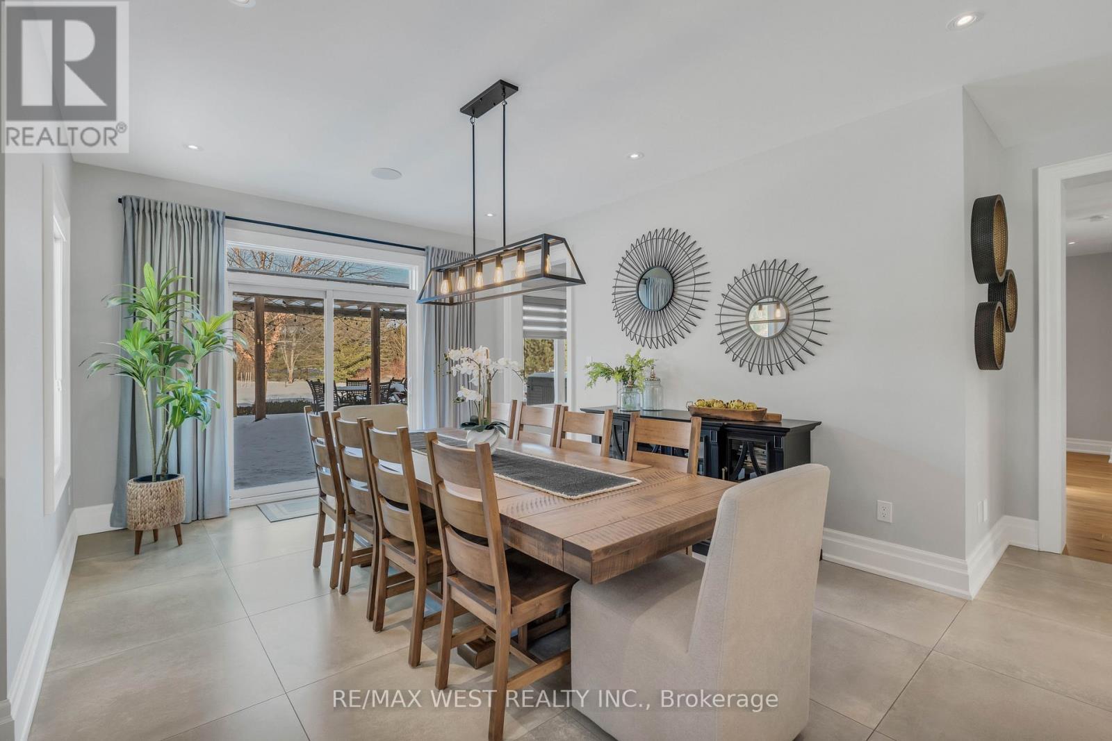 10 Farmcrest Court, King, ON