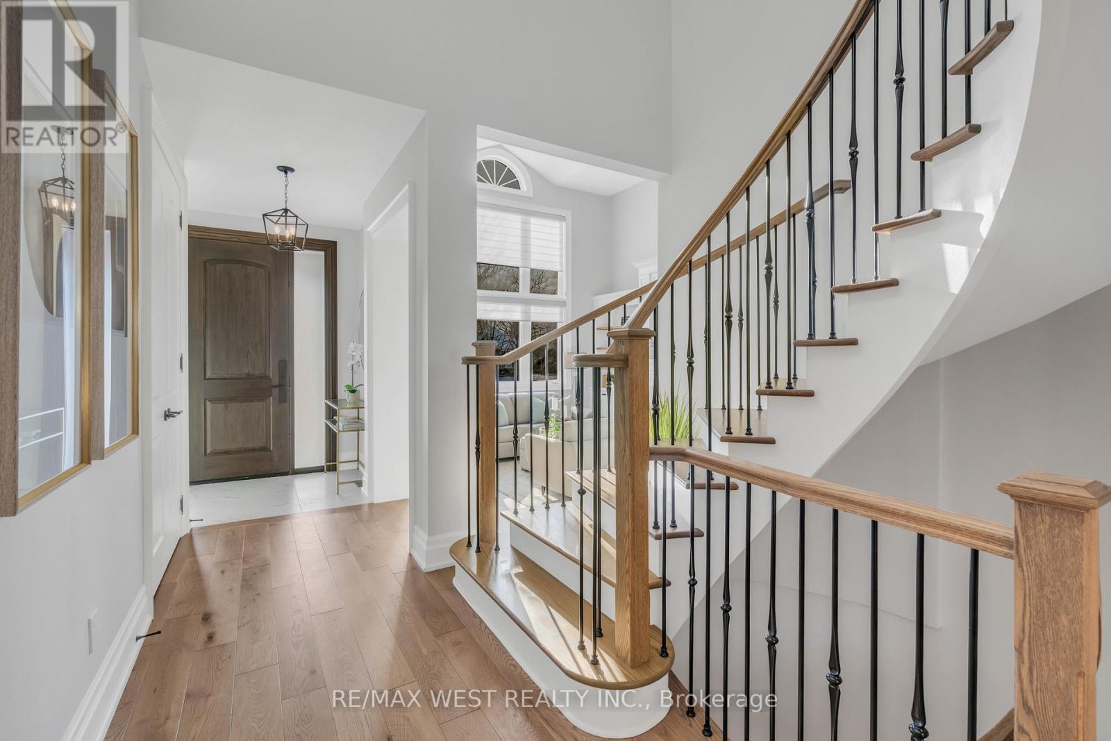 10 Farmcrest Court, King, ON