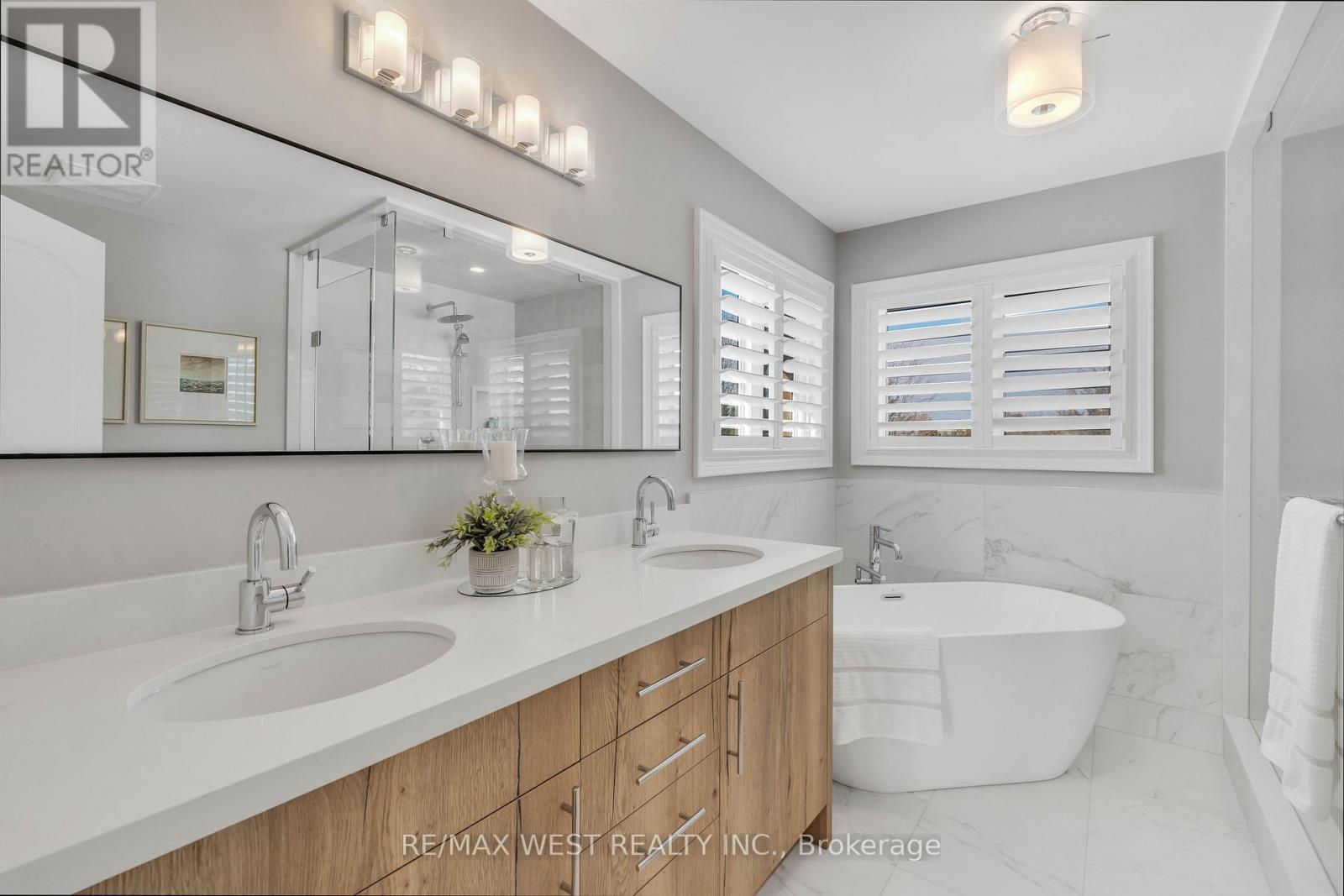 10 Farmcrest Court, King, ON