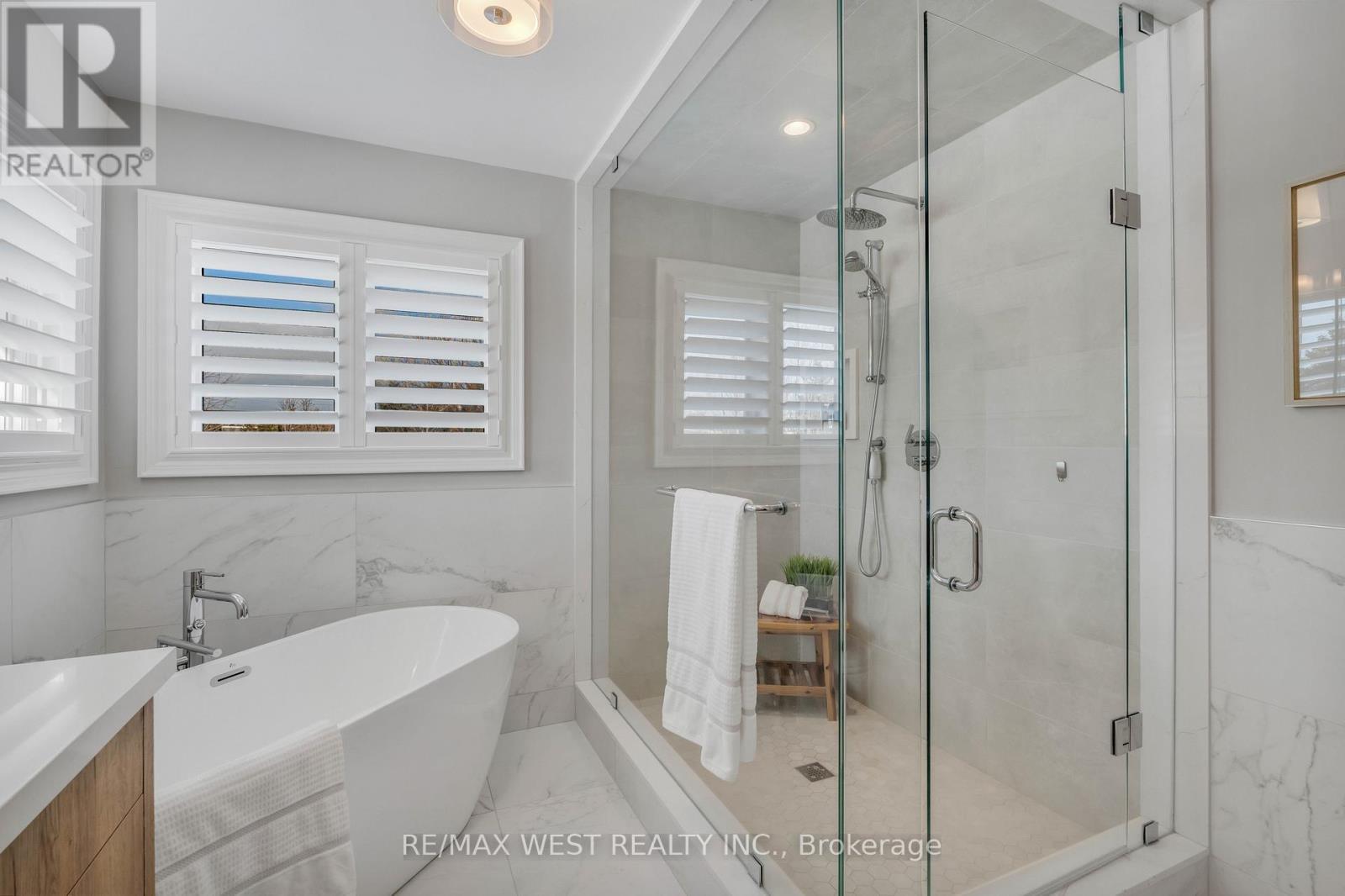 10 Farmcrest Court, King, ON
