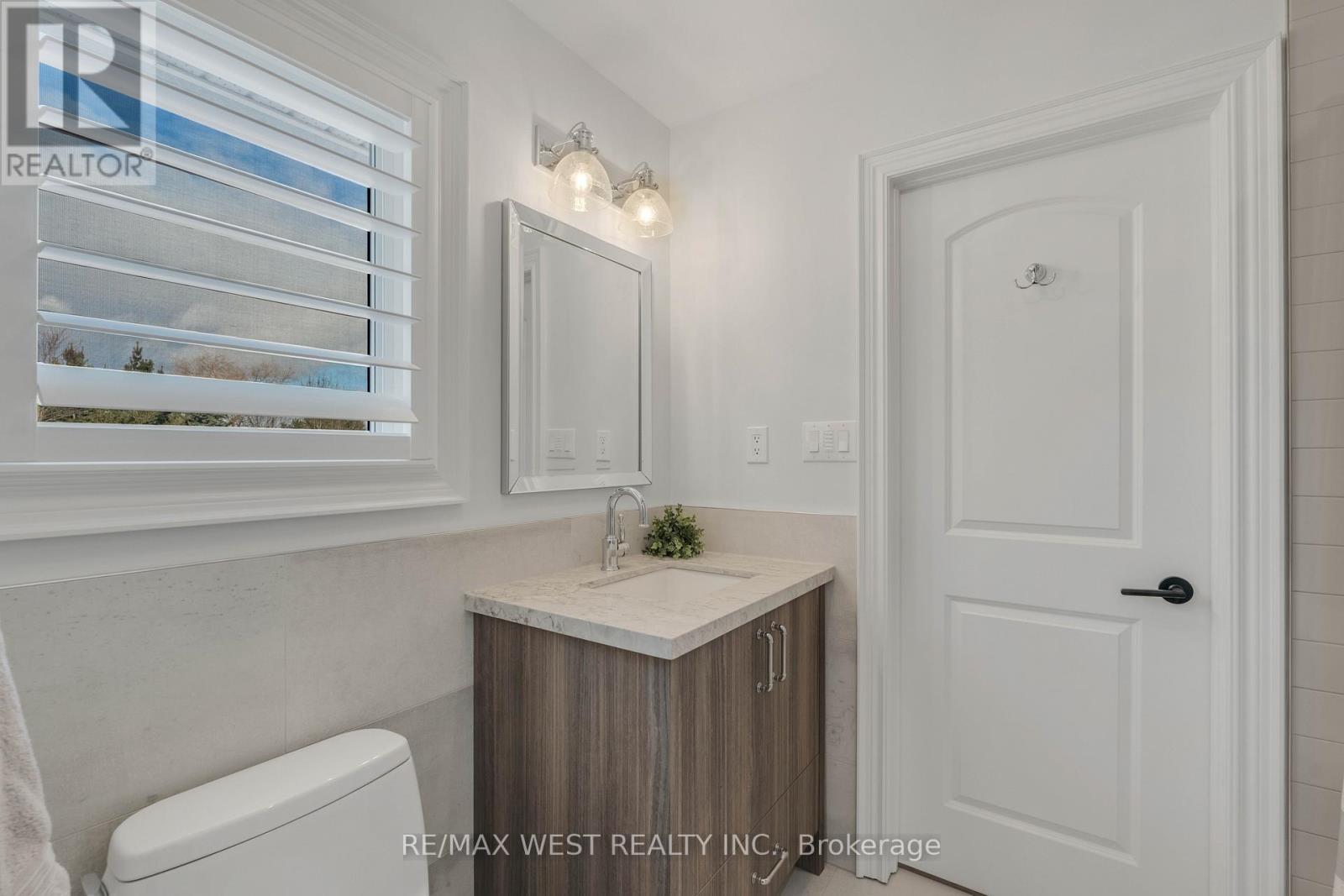 10 Farmcrest Court, King, ON