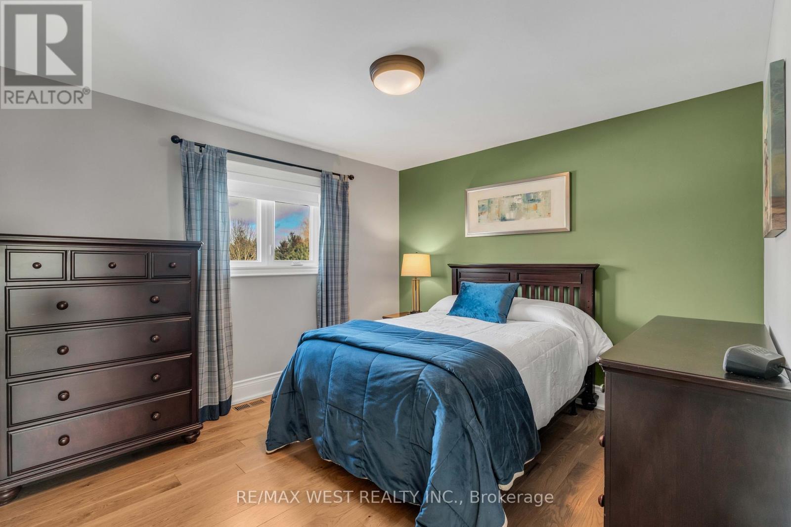 10 Farmcrest Court, King, ON