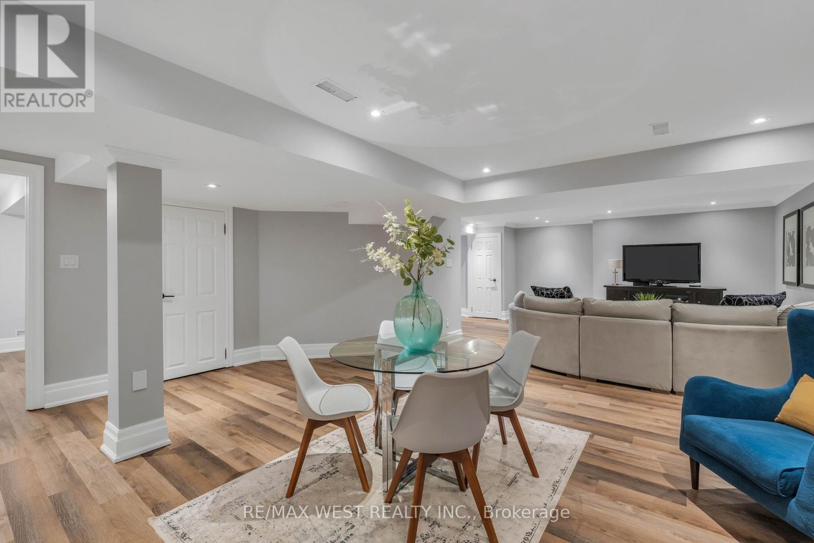 10 Farmcrest Court, King, ON