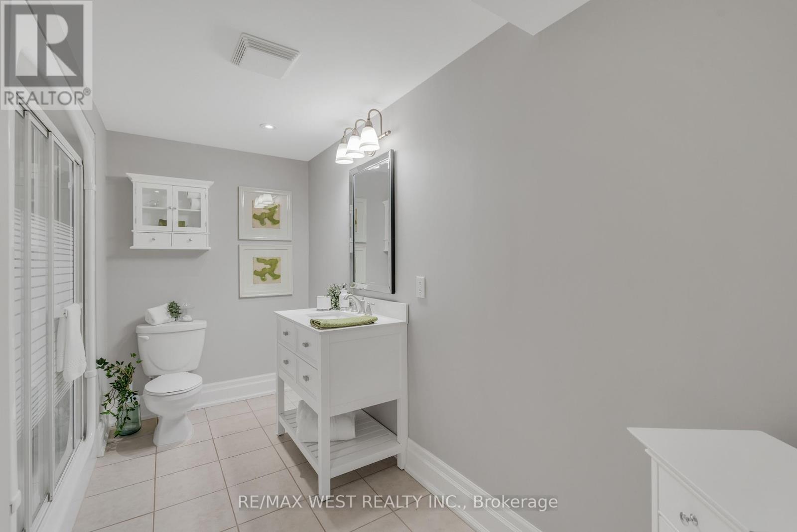 10 Farmcrest Court, King, ON