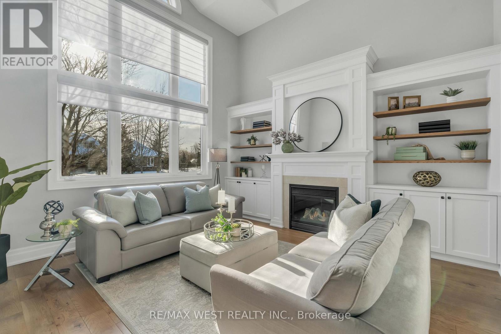 10 Farmcrest Court, King, ON