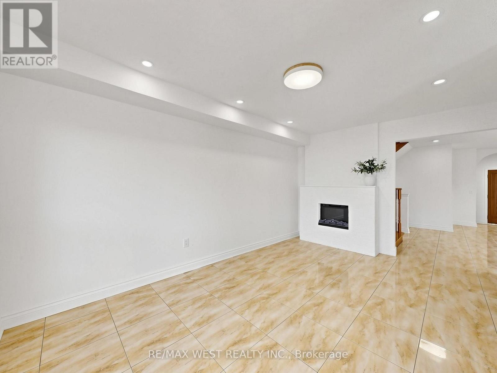 63 Echo Ridge Crescent, Vaughan, ON