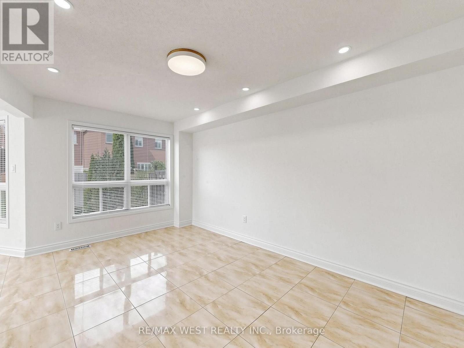 63 Echo Ridge Crescent, Vaughan, ON