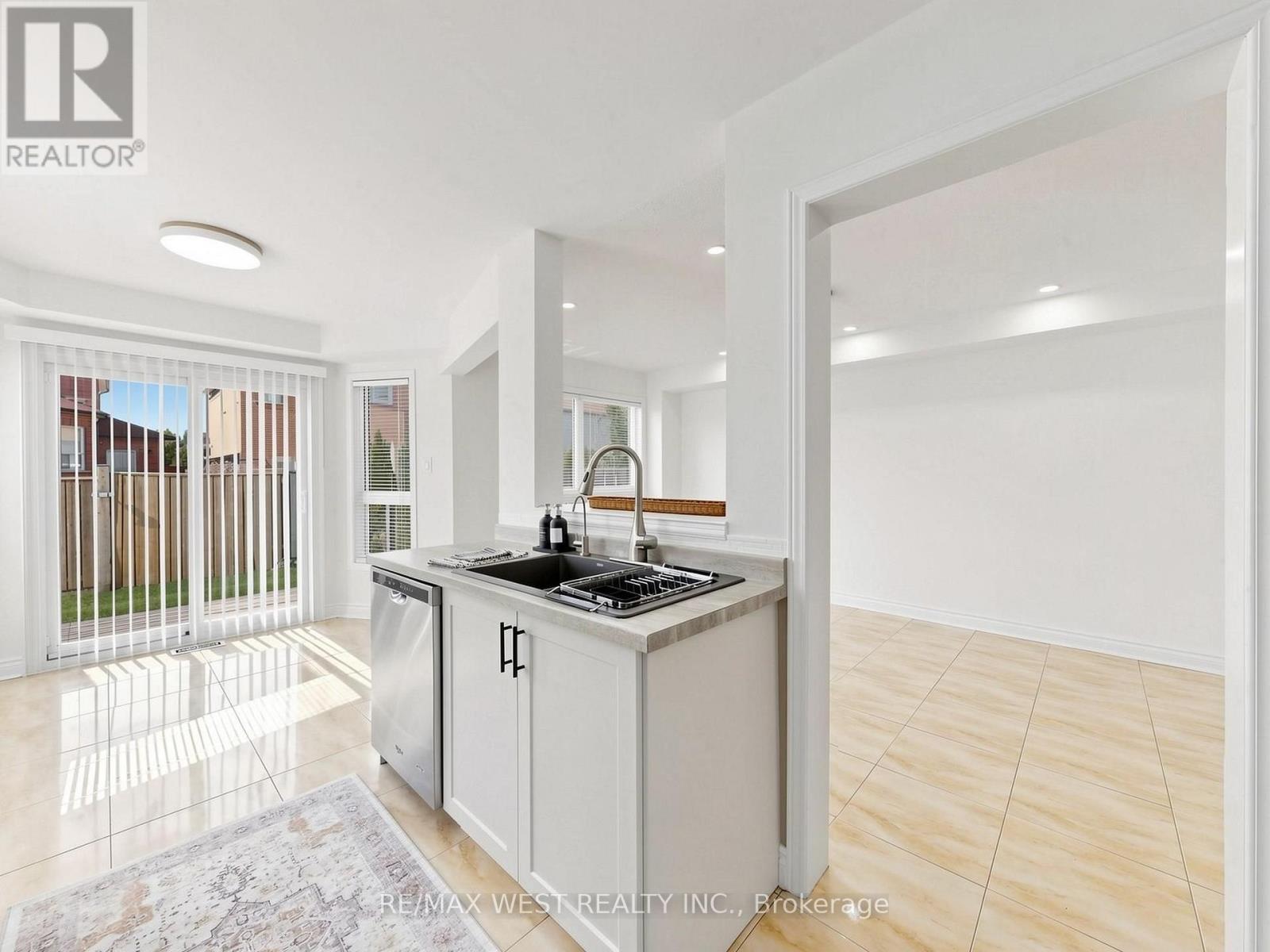 63 Echo Ridge Crescent, Vaughan, ON