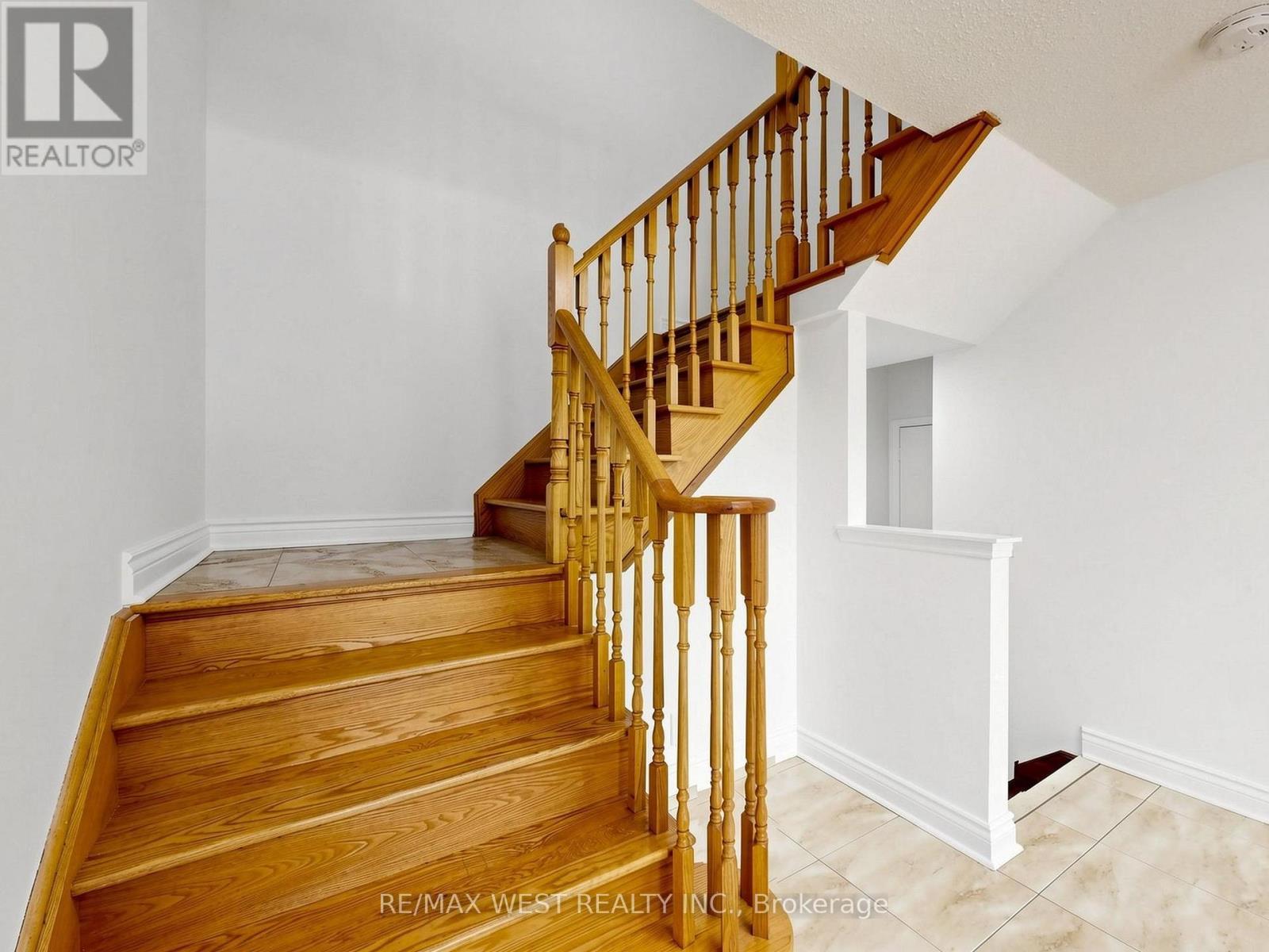 63 Echo Ridge Crescent, Vaughan, ON