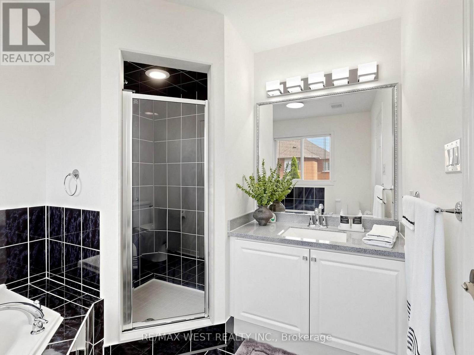 63 Echo Ridge Crescent, Vaughan, ON
