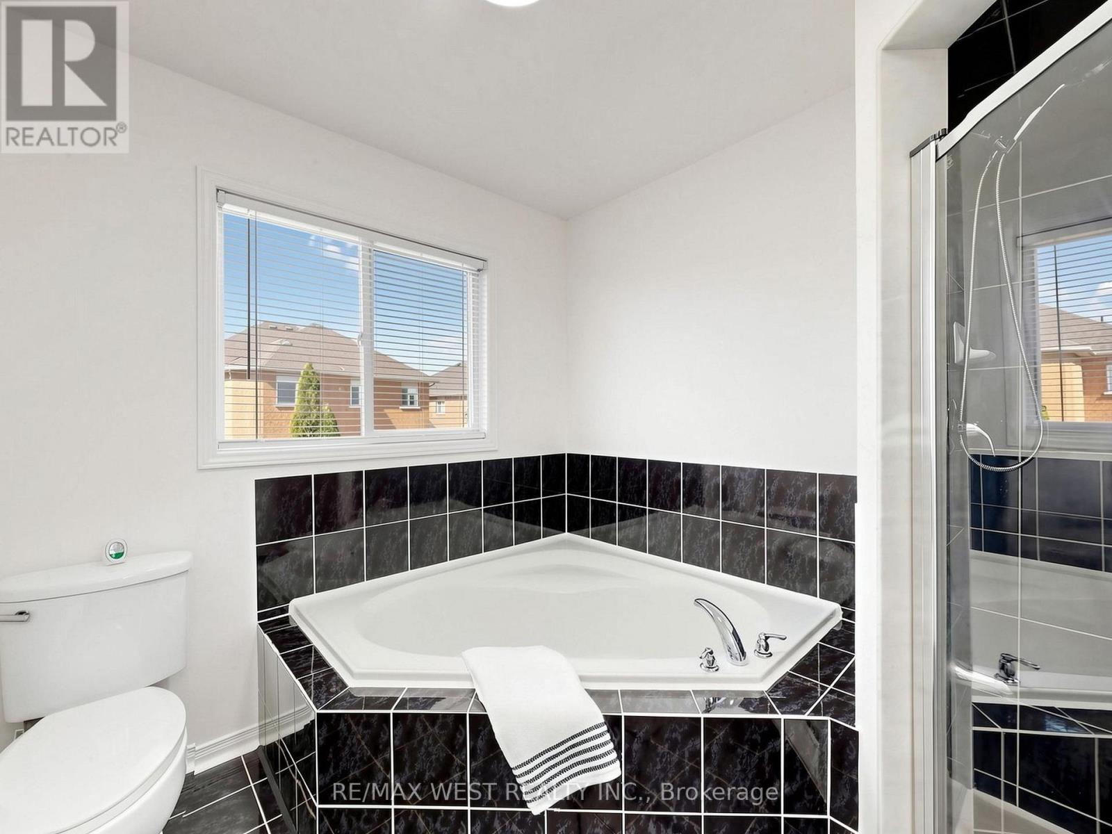 63 Echo Ridge Crescent, Vaughan, ON