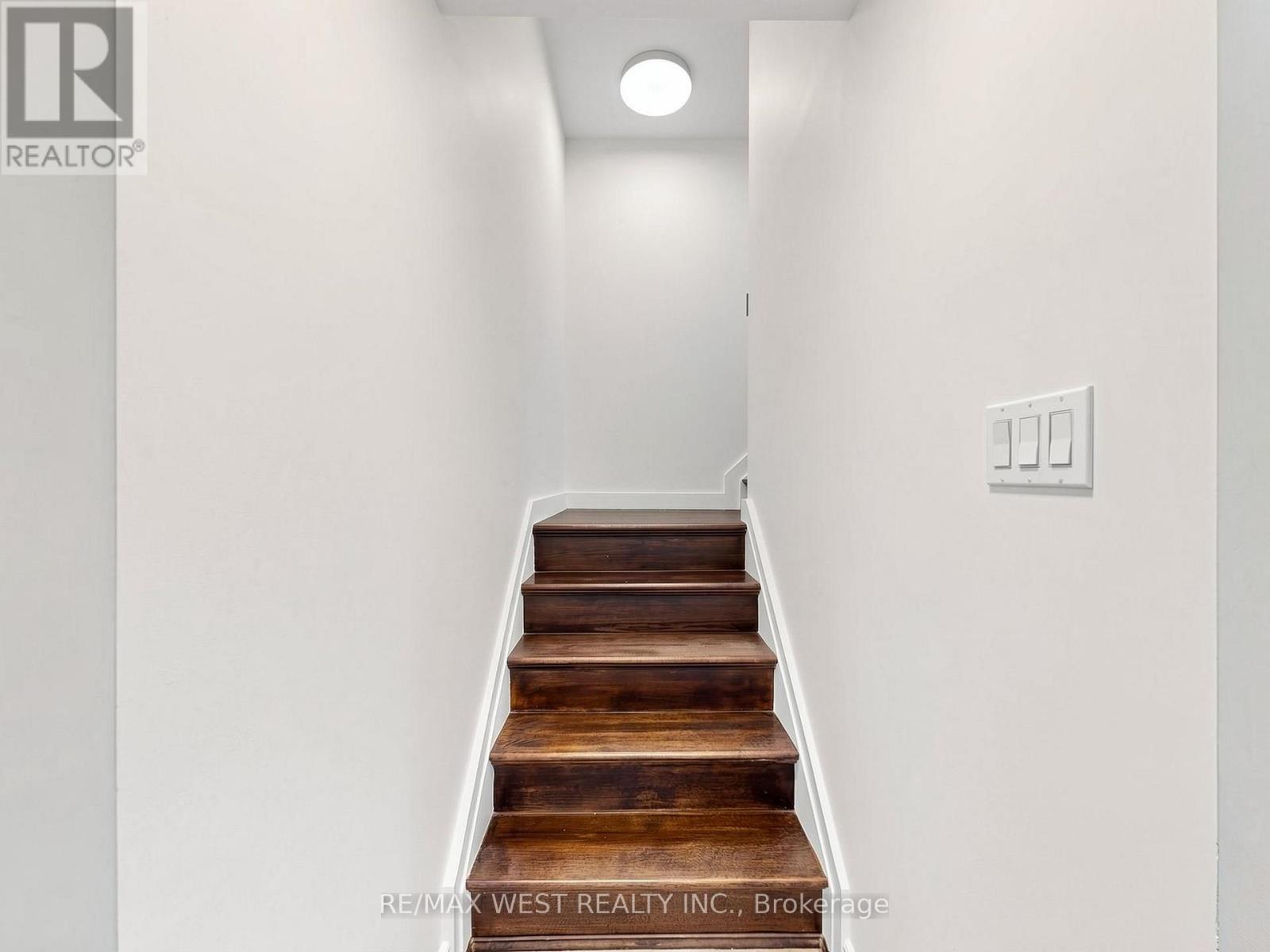 63 Echo Ridge Crescent, Vaughan, ON
