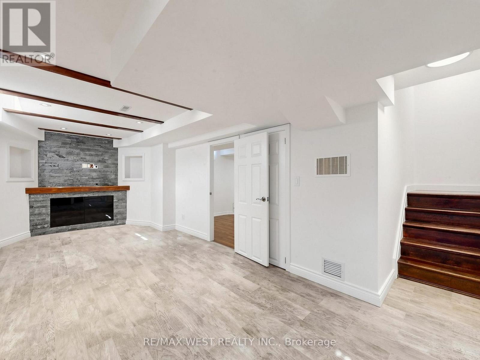 63 Echo Ridge Crescent, Vaughan, ON
