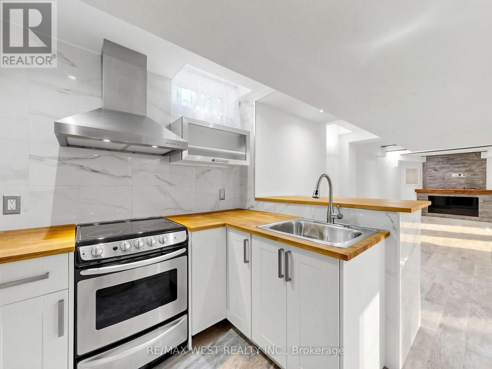 63 Echo Ridge Crescent, Vaughan, ON