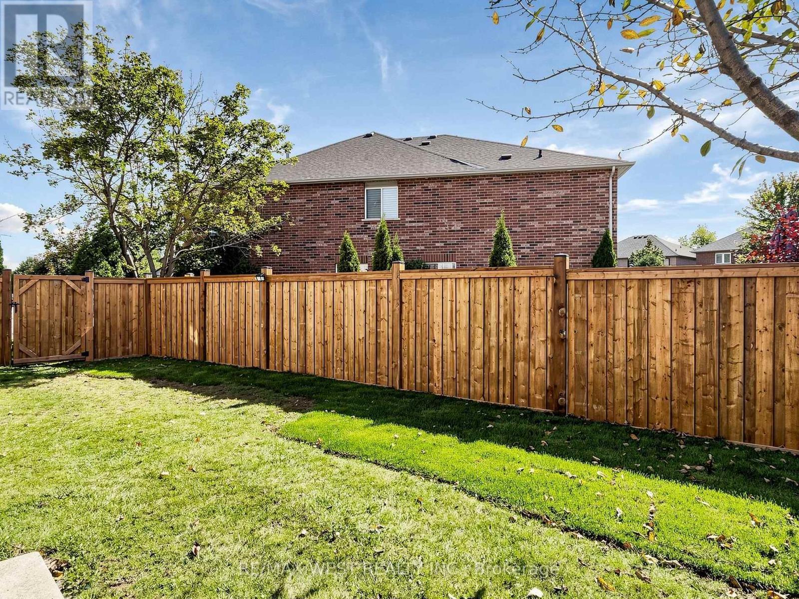 63 Echo Ridge Crescent, Vaughan, ON