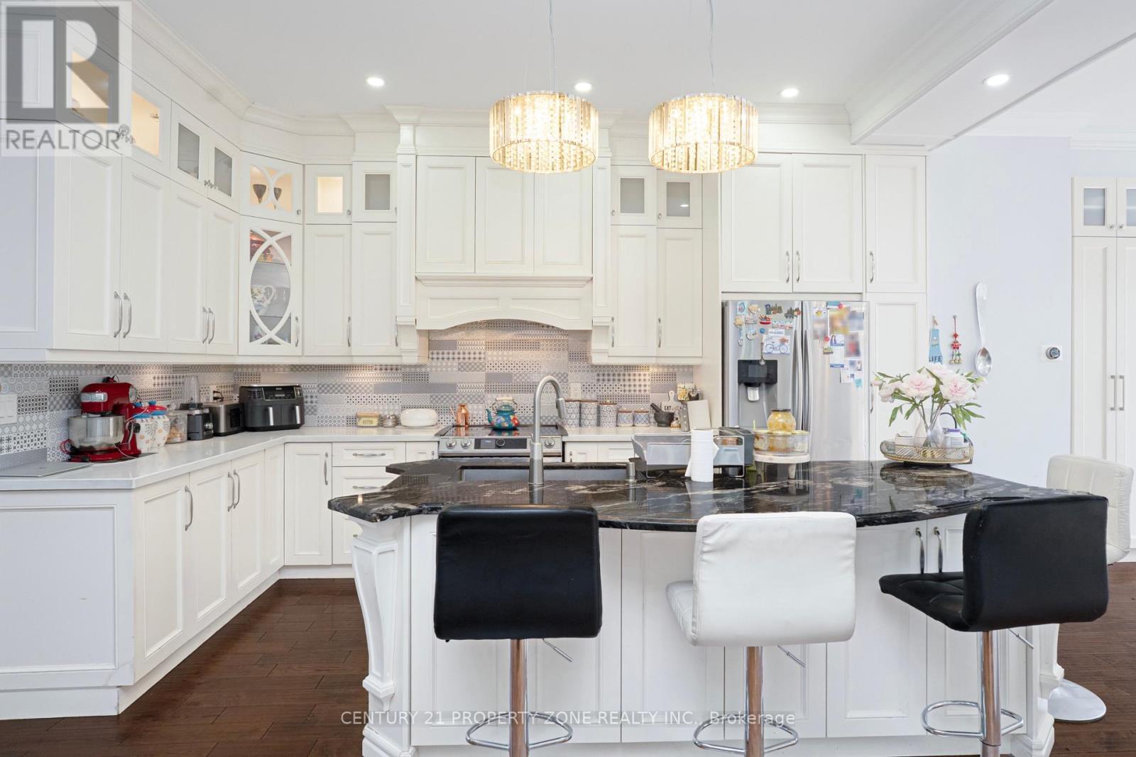 77 Bowshelm Court, Mississauga, ON