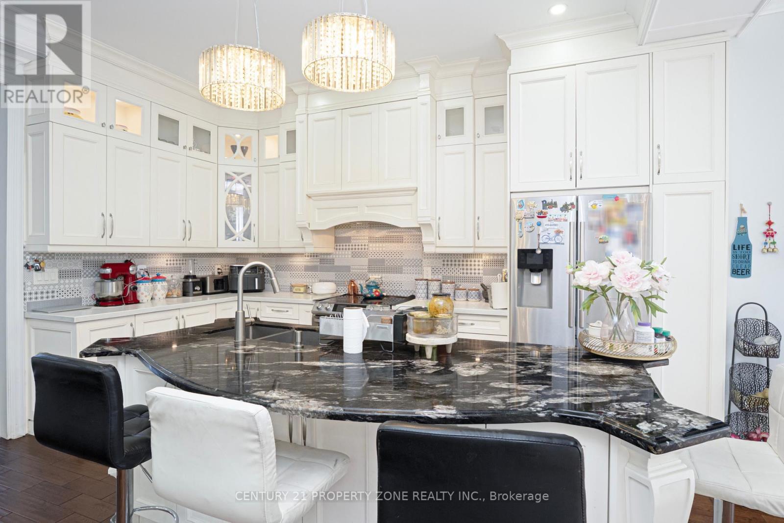 77 Bowshelm Court, Mississauga, ON