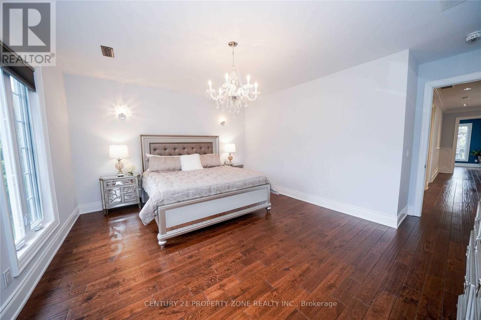 77 Bowshelm Court, Mississauga, ON