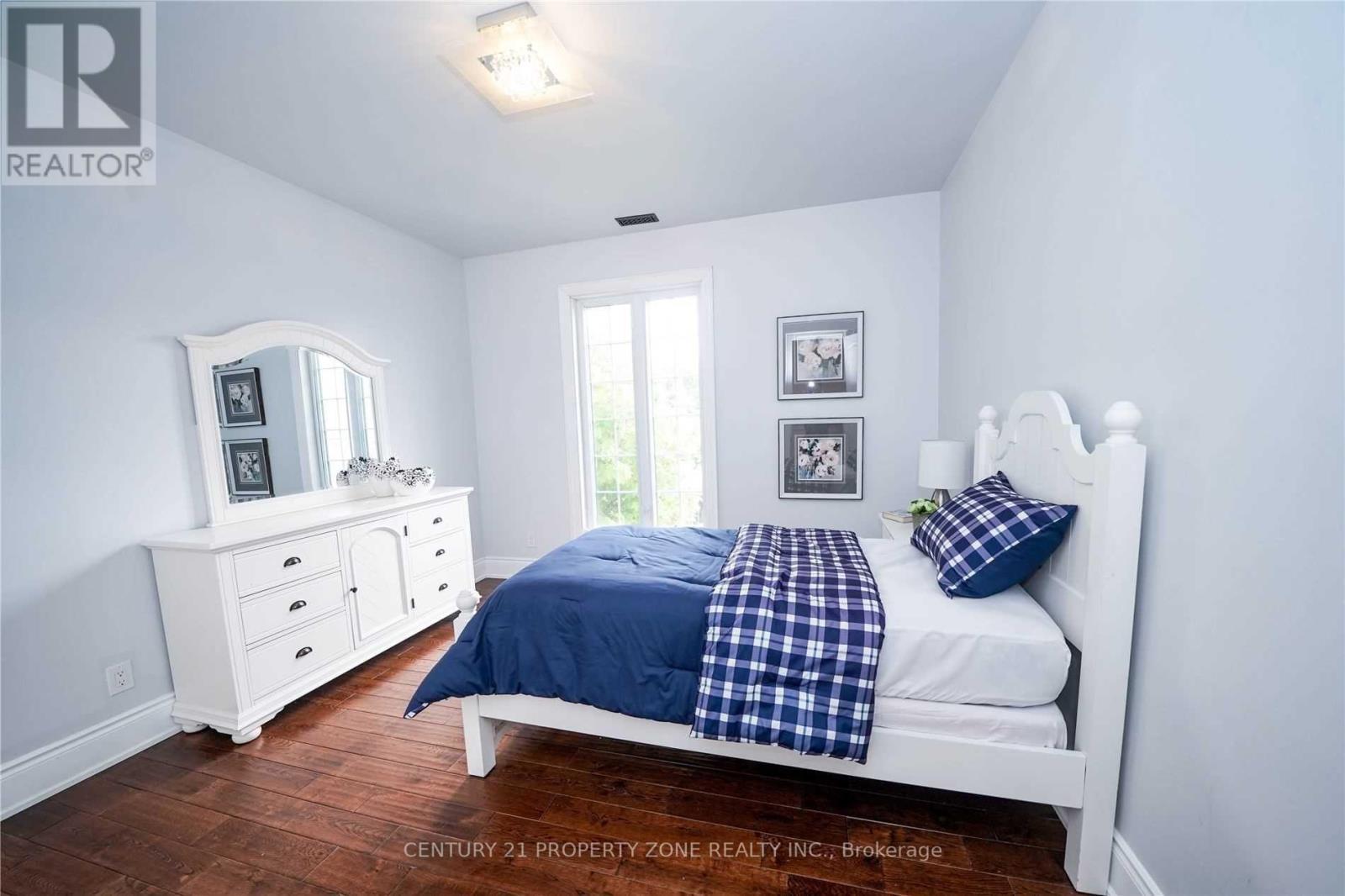 77 Bowshelm Court, Mississauga, ON