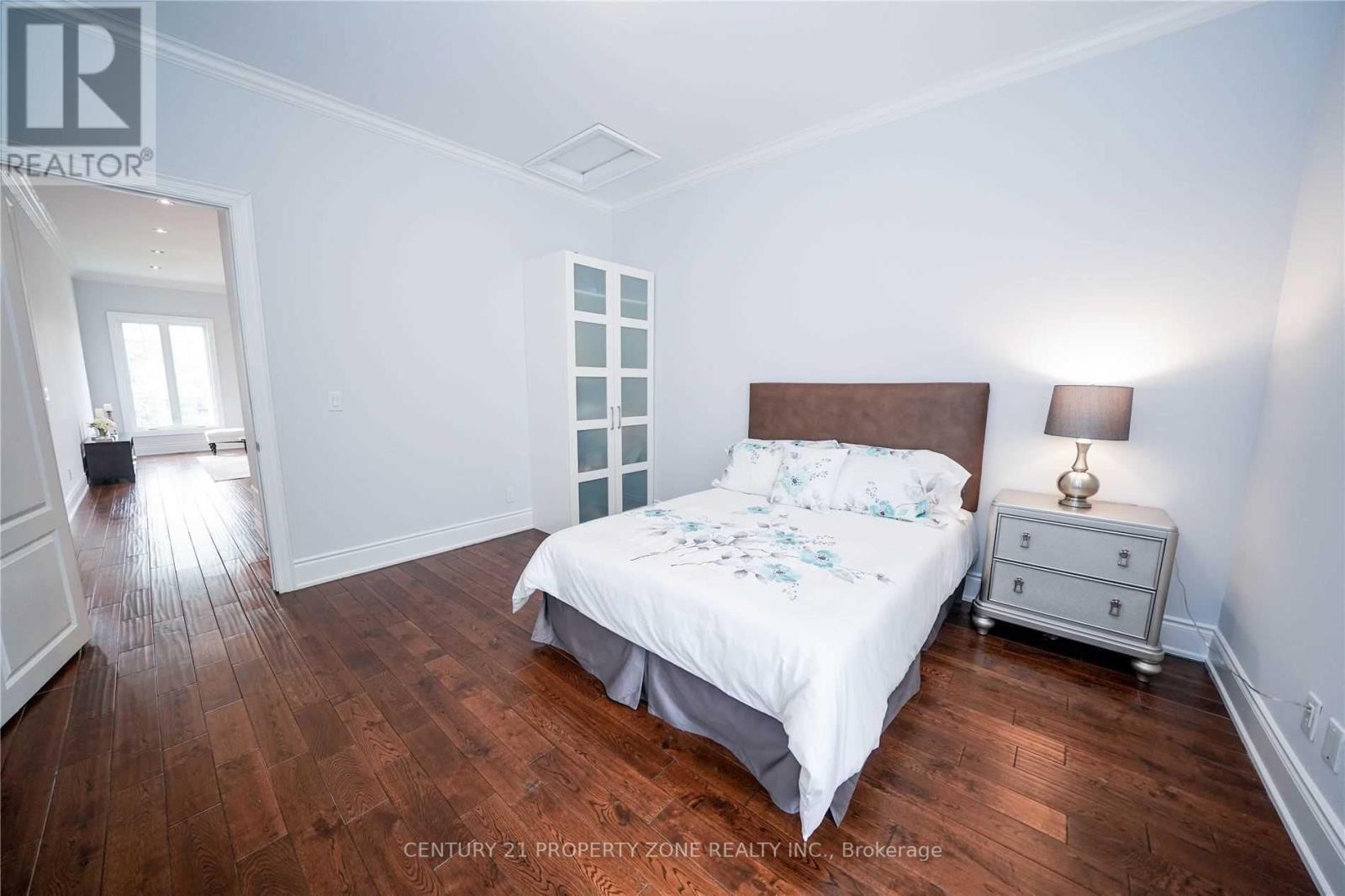 77 Bowshelm Court, Mississauga, ON
