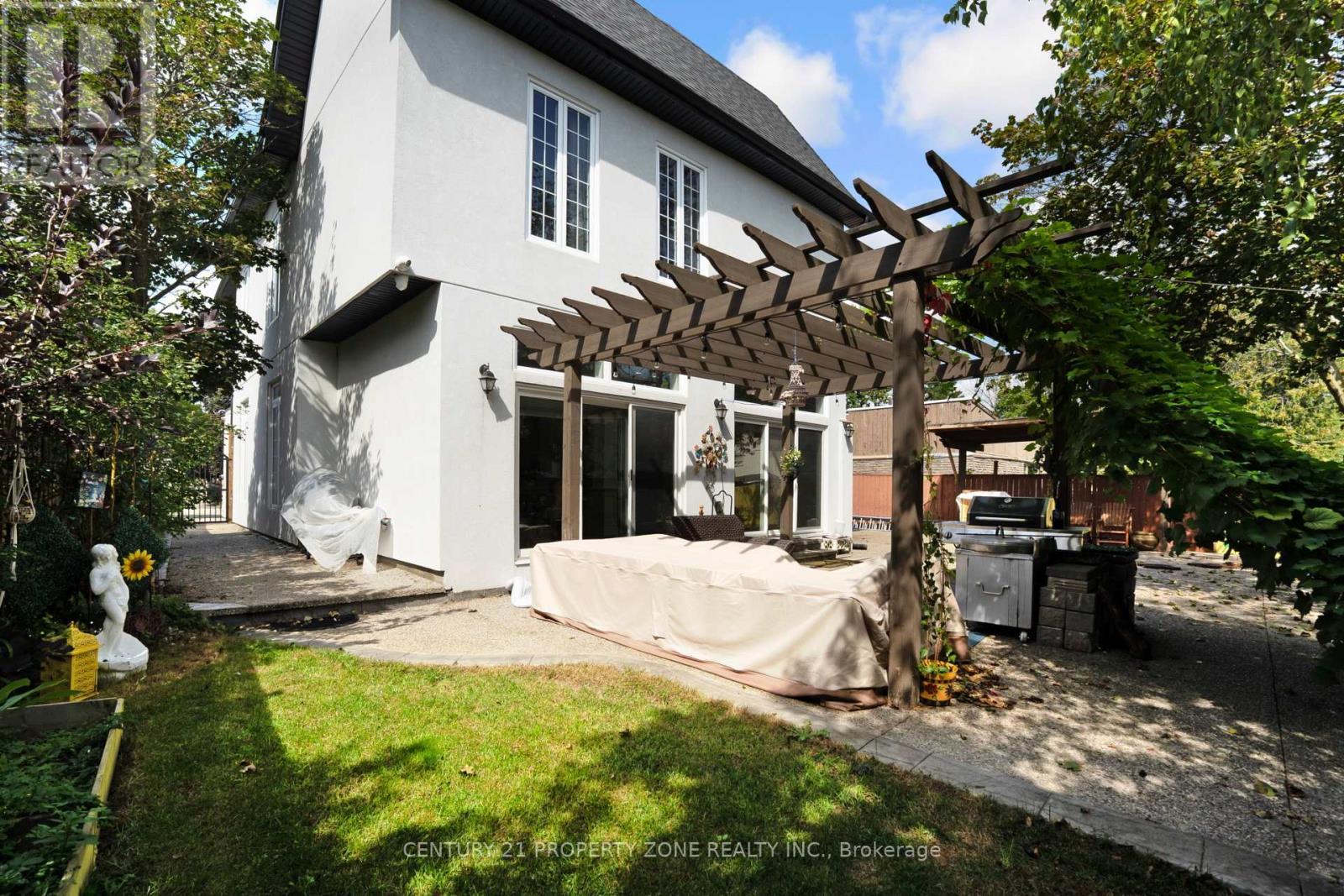 77 Bowshelm Court, Mississauga, ON