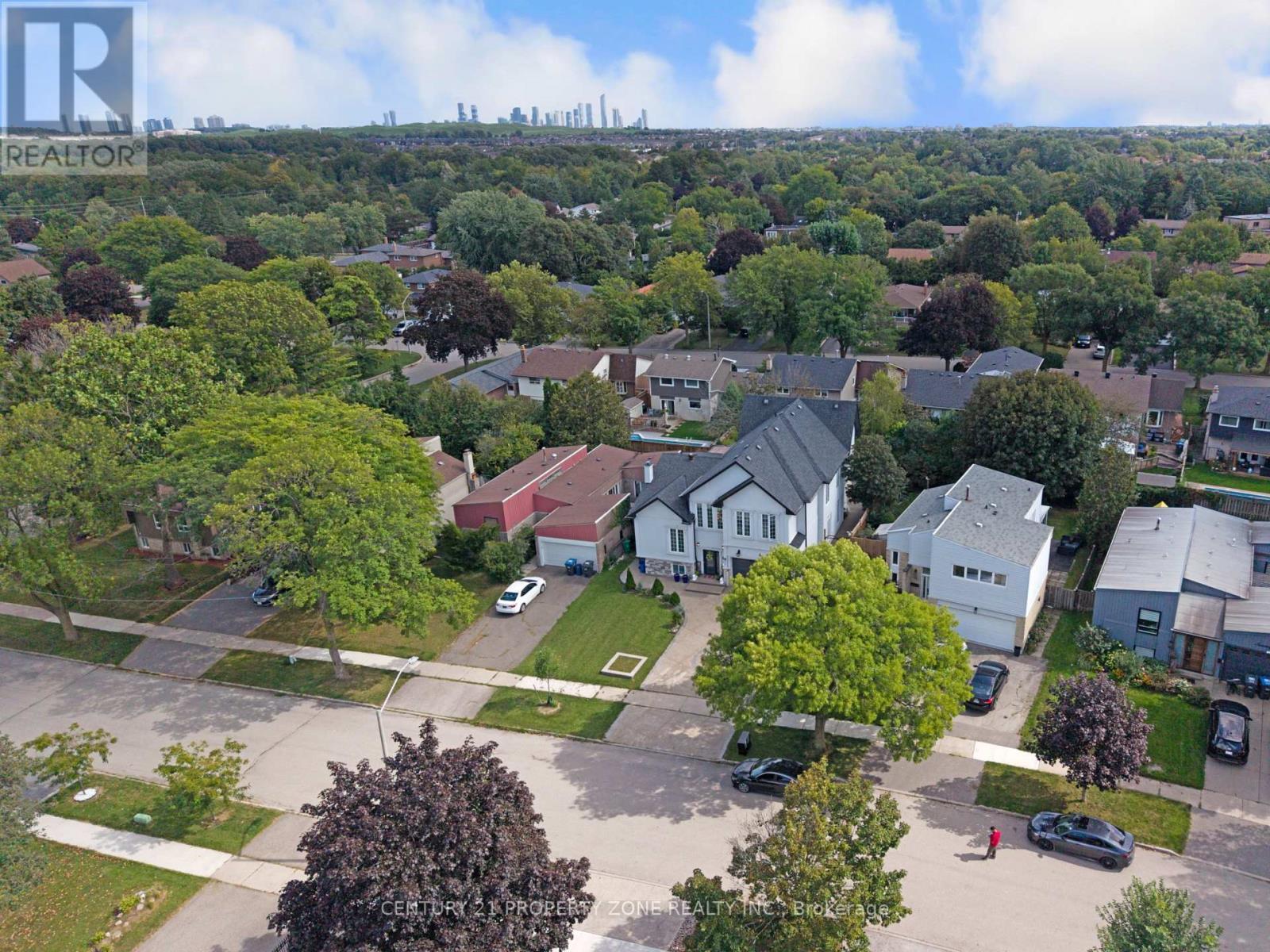 77 Bowshelm Court, Mississauga, ON