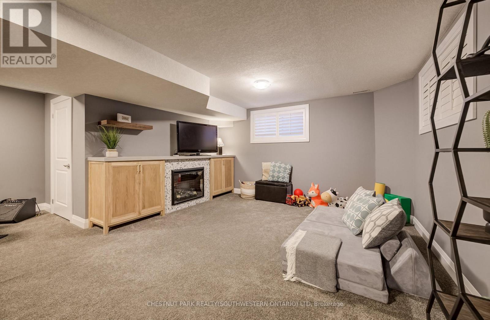 35 Greyhawk Street, Kitchener, ON